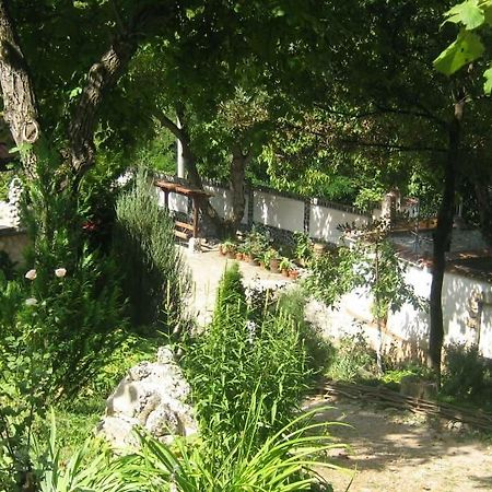 Balkanski Chanove Botevgrad Buitenkant foto